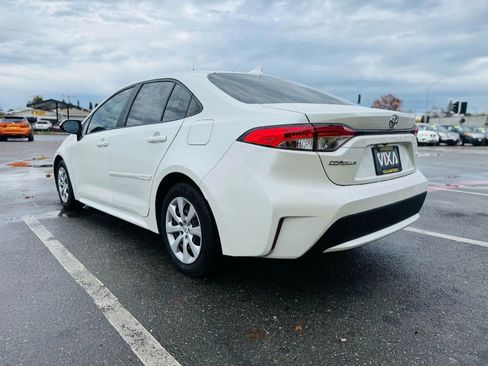 Used 2021 Toyota Corolla LE w/ Carpet Mat Package (TMS) image 8