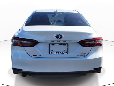 Used 2021 Toyota Camry XLE image 6