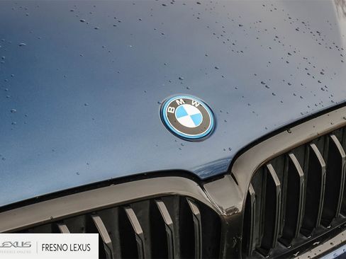 Used 2022 BMW 530e w/ M Sport Package image 11