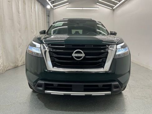 Used 2024 Nissan Pathfinder SL AWD/4WD image 3