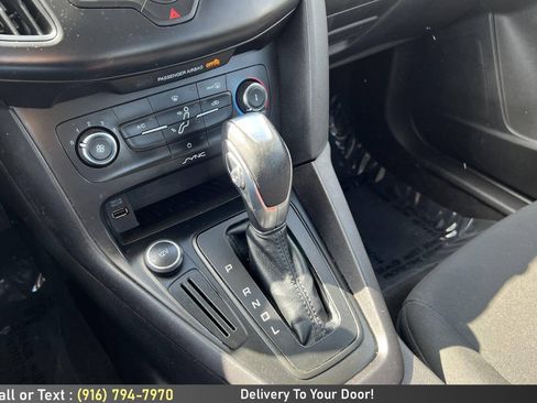 Used 2015 Ford Focus SE FWD image 18