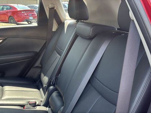 Used 2017 Nissan Rogue SL FWD image 30