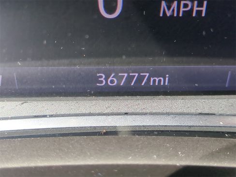 Used 2021 GMC Terrain SLT w/ LPO, Floor Liner Package image 30