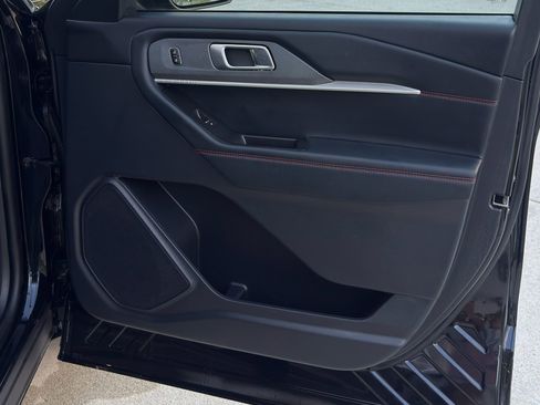 Used 2025 Ford Explorer ST-Line w/ ST-Line Street Pack image 23