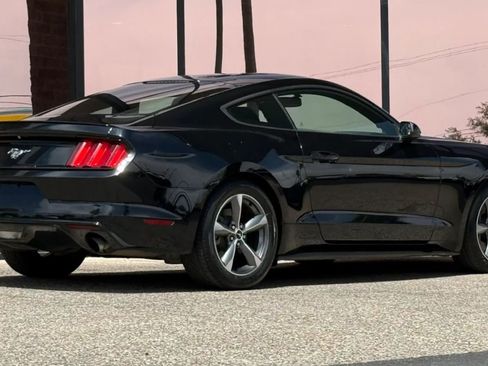 Used 2016 Ford Mustang Coupe RWD image 12