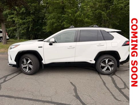 Used 2023 Toyota RAV4 SE w/ Weather & Moonroof Package AWD/4WD image 5