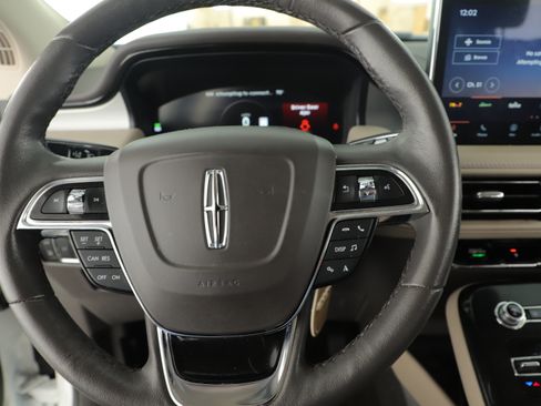 Used 2023 Lincoln Nautilus AWD w/ Premium Package image 14