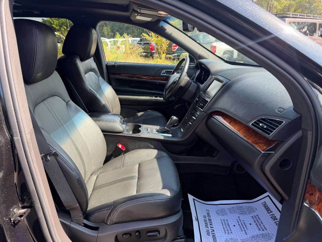 Used 2015 Lincoln MKT AWD image 18