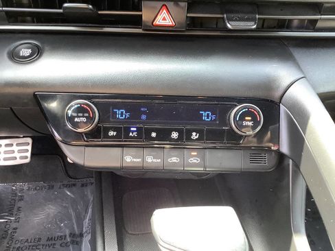 Used 2025 Hyundai Elantra Sport FWD image 35