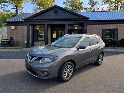 Used 2015 Nissan Rogue SL w/ SL Premium Package AWD/4WD image 2