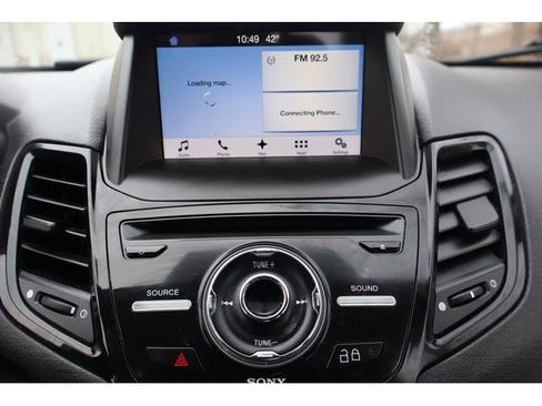 Used 2017 Ford Fiesta Titanium image 15