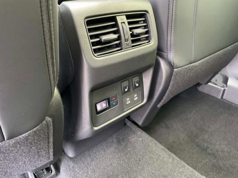 New 2026 Nissan Rogue Platinum AWD/4WD image 11