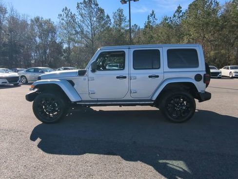 New 2024 Jeep Wrangler Unlimited Sahara w/ Technology Group AWD/4WD image 7