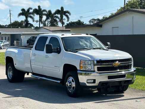 Used 2014 Chevrolet Silverado 3500 LTZ w/ LTZ Plus Package AWD/4WD image 2