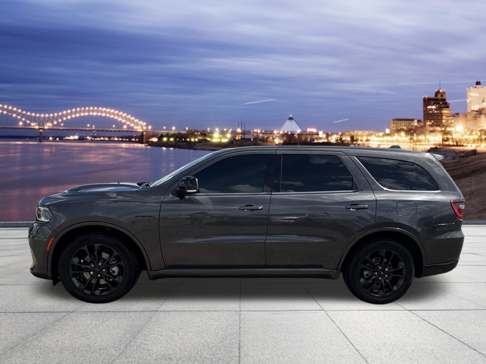 Used 2021 Dodge Durango R/T w/ Blacktop Package RWD image 2