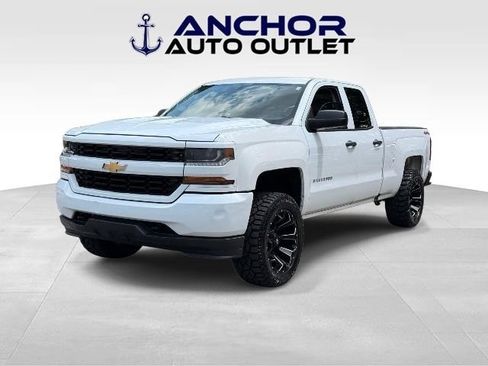 Used 2016 Chevrolet Silverado 1500 Custom w/ Custom Convenience Package AWD/4WD image 4