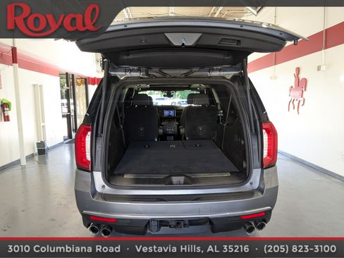 Used 2021 GMC Yukon XL Denali w/ Denali Premium Package RWD image 13