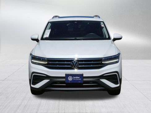 Certified 2023 Volkswagen Tiguan SE w/ Panoramic Sunroof Package AWD/4WD image 2