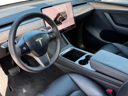 Used 2023 Tesla Model Y AWD image 13