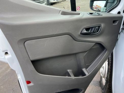 Used 2024 Ford Transit 250 Low Roof AWD w/ Exterior Upgrade Package image 17