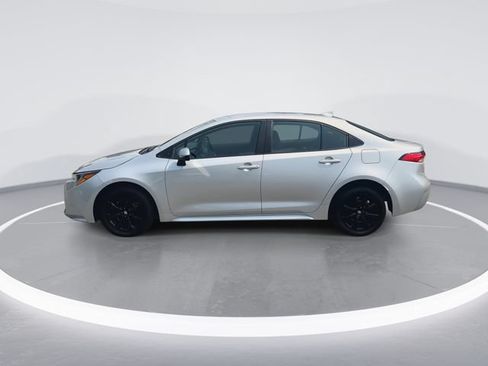 Used 2026 Toyota Corolla LE FWD image 5