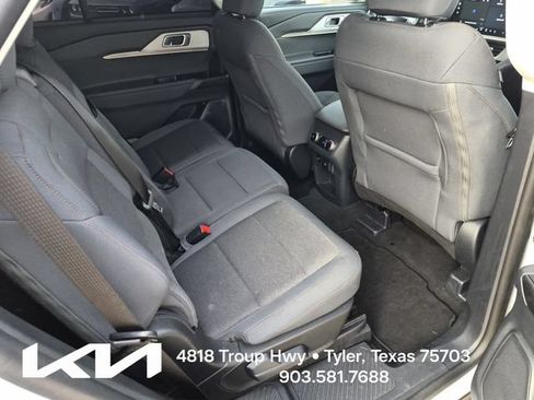 Used 2025 Ford Explorer Active RWD image 17