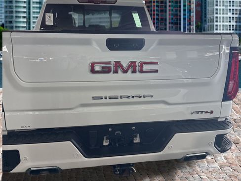 Used 2022 GMC Sierra 1500 AT4 w/ AT4 Premium Package AWD/4WD image 9
