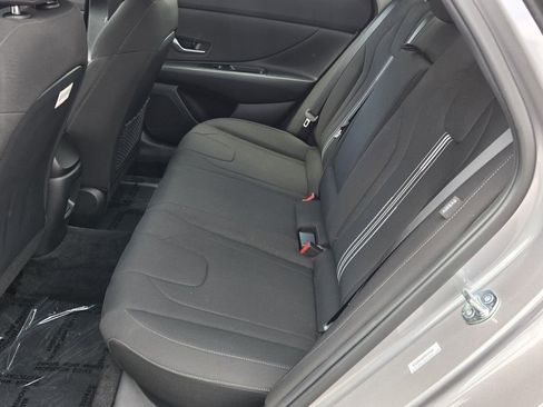 Certified 2025 Hyundai Elantra SEL image 12