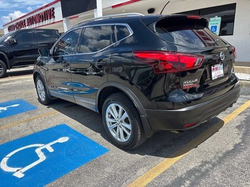 Used 2019 Nissan Rogue Sport SV w/ Technology Package FWD image 4