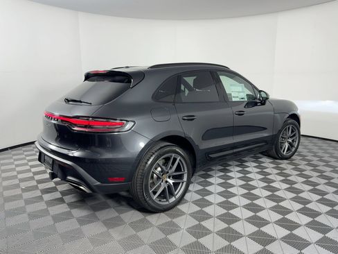 Certified 2026 Porsche Macan AWD/4WD image 9