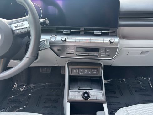 Used 2024 Hyundai Kona Limited image 11