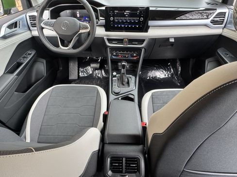 New 2026 Volkswagen Taos SE AWD/4WD image 14