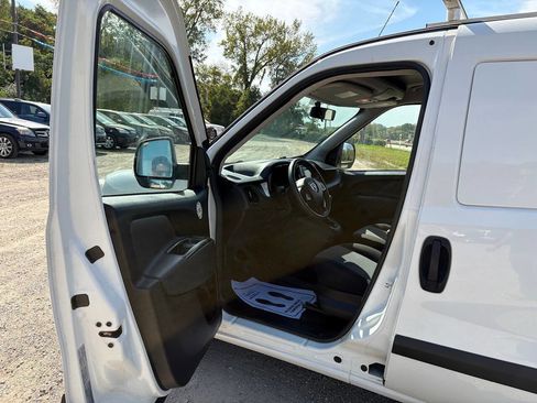 Used 2019 RAM ProMaster City Tradesman FWD image 8