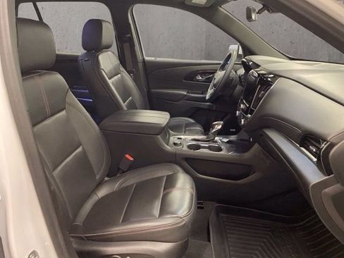Used 2023 Chevrolet Traverse RS FWD image 21