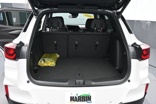 Used 2025 Chevrolet TrailBlazer RS w/ Convenience Package FWD image 8