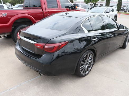 Used 2018 INFINITI Q50 Red Sport 400 w/ Sensory Package (Sport) image 11