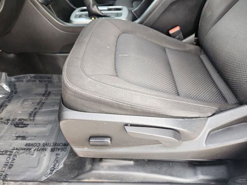 Used 2022 Chevrolet Colorado LT w/ Fleet Safety Package image 24