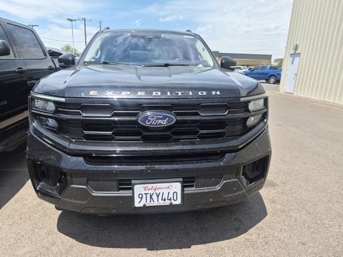 Used 2025 Ford Expedition Max Active AWD/4WD image 2
