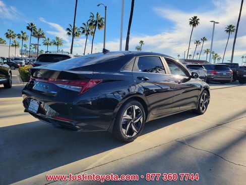 Used 2023 Hyundai Elantra Limited image 4