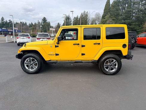Used 2015 Jeep Wrangler Unlimited Sahara w/ Connectivity Group image 2