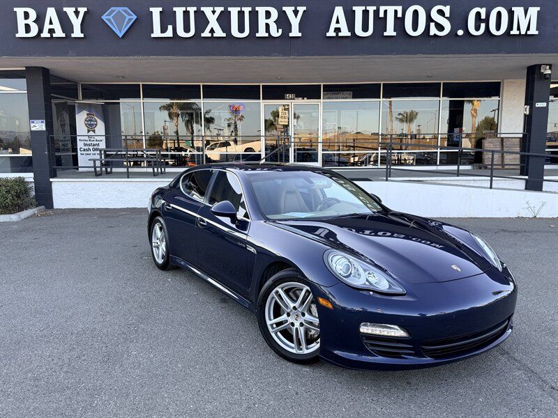 Used 2013 Porsche Panamera S RWD image 1