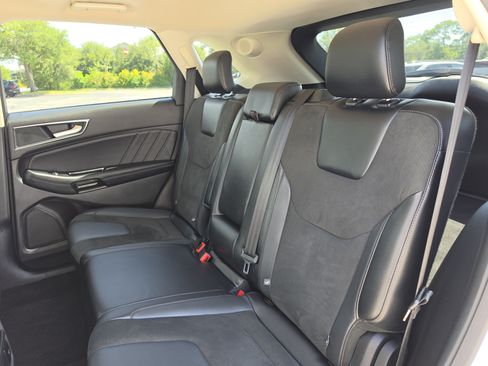 Used 2018 Ford Edge Sport w/ Technology Package AWD/4WD image 23
