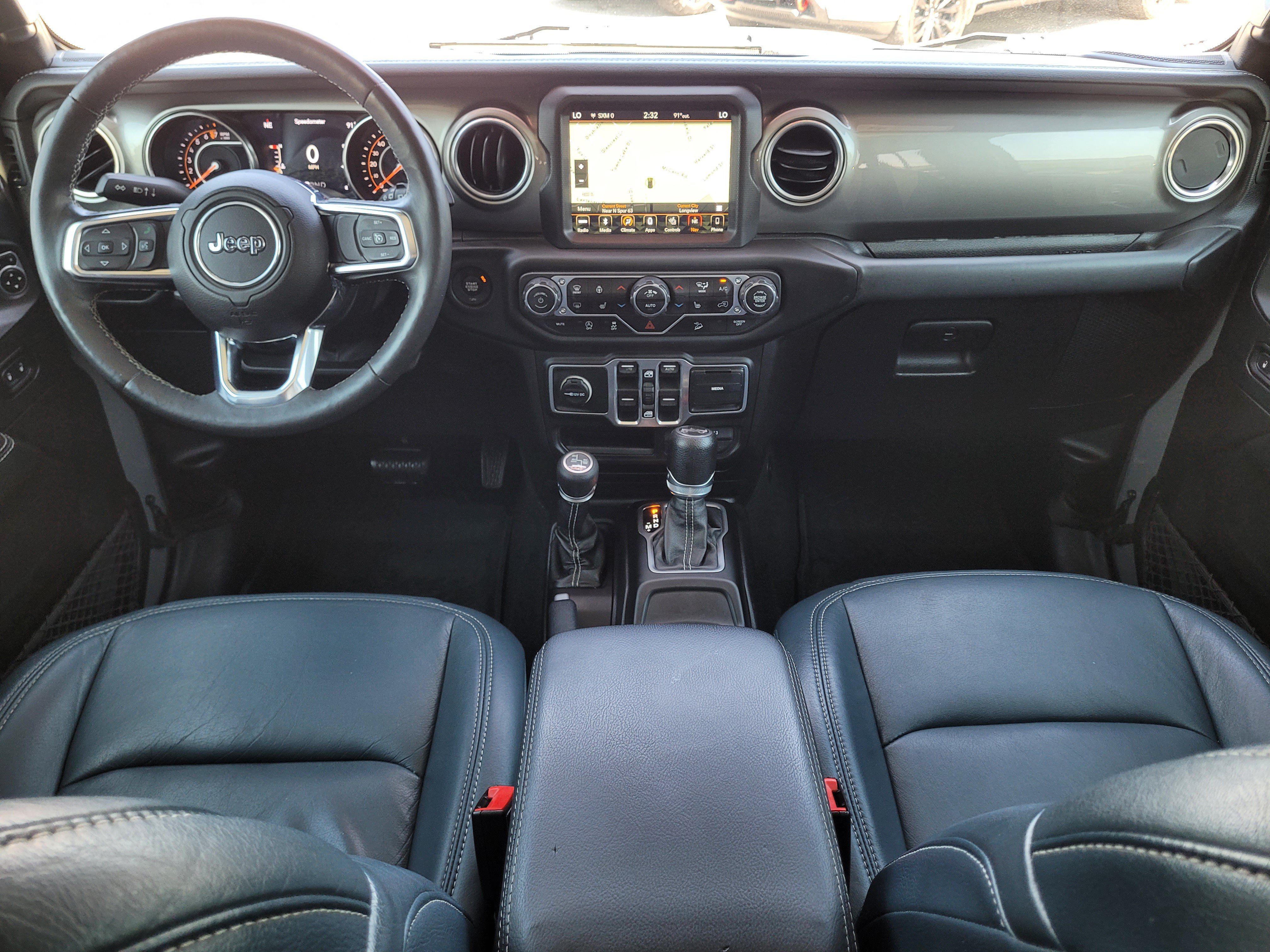 Used 2018 Jeep Wrangler Unlimited Sahara AWD/4WD image 13