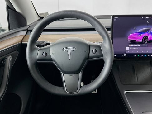 Used 2023 Tesla Model Y Performance image 16