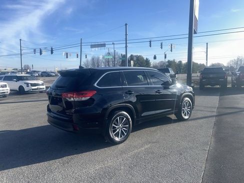 Used 2017 Toyota Highlander XLE image 5