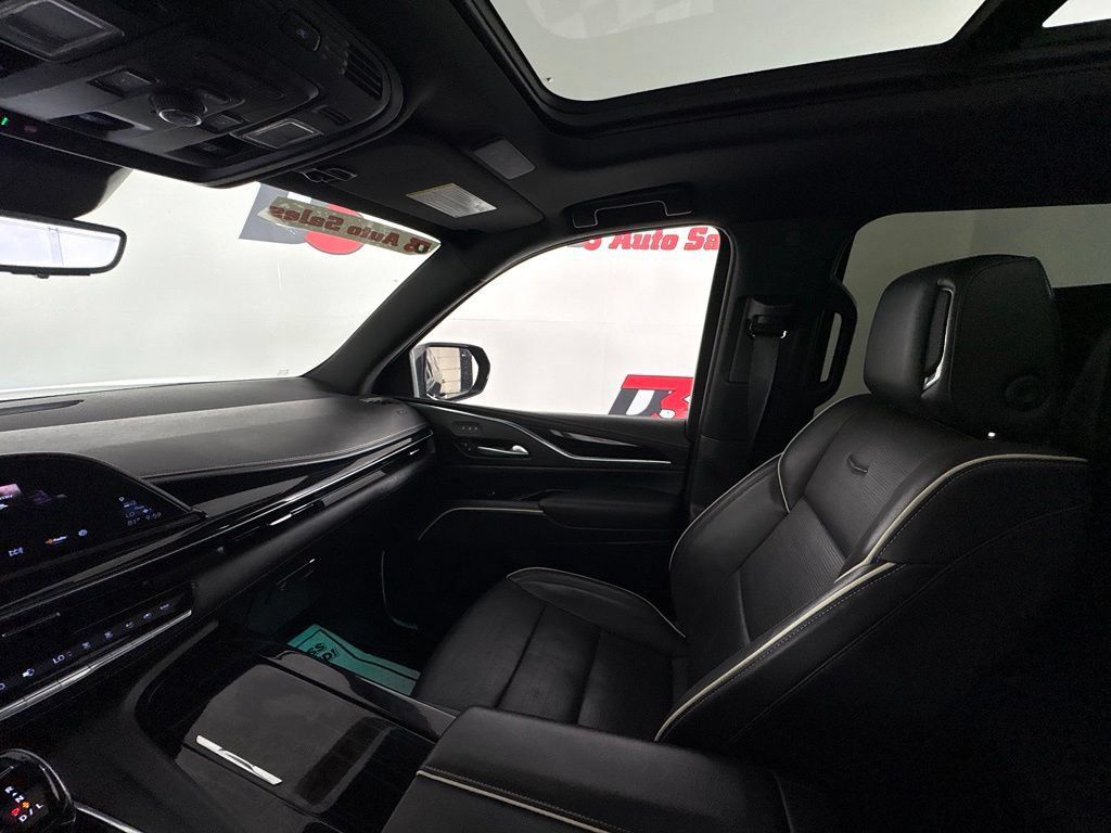 Used 2023 Cadillac Escalade Sport AWD/4WD image 30