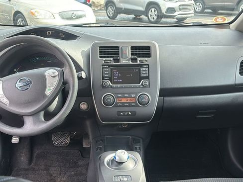 Used 2017 Nissan Leaf S image 12