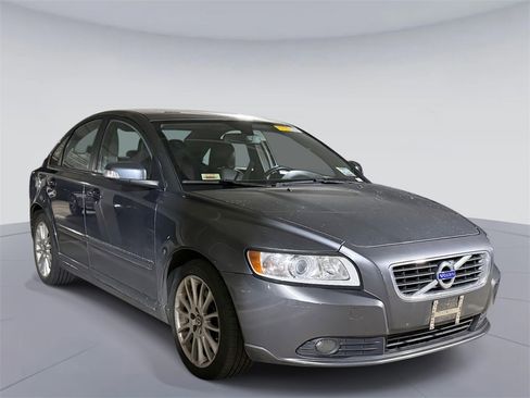 Used 2011 Volvo S40 T5 image 3