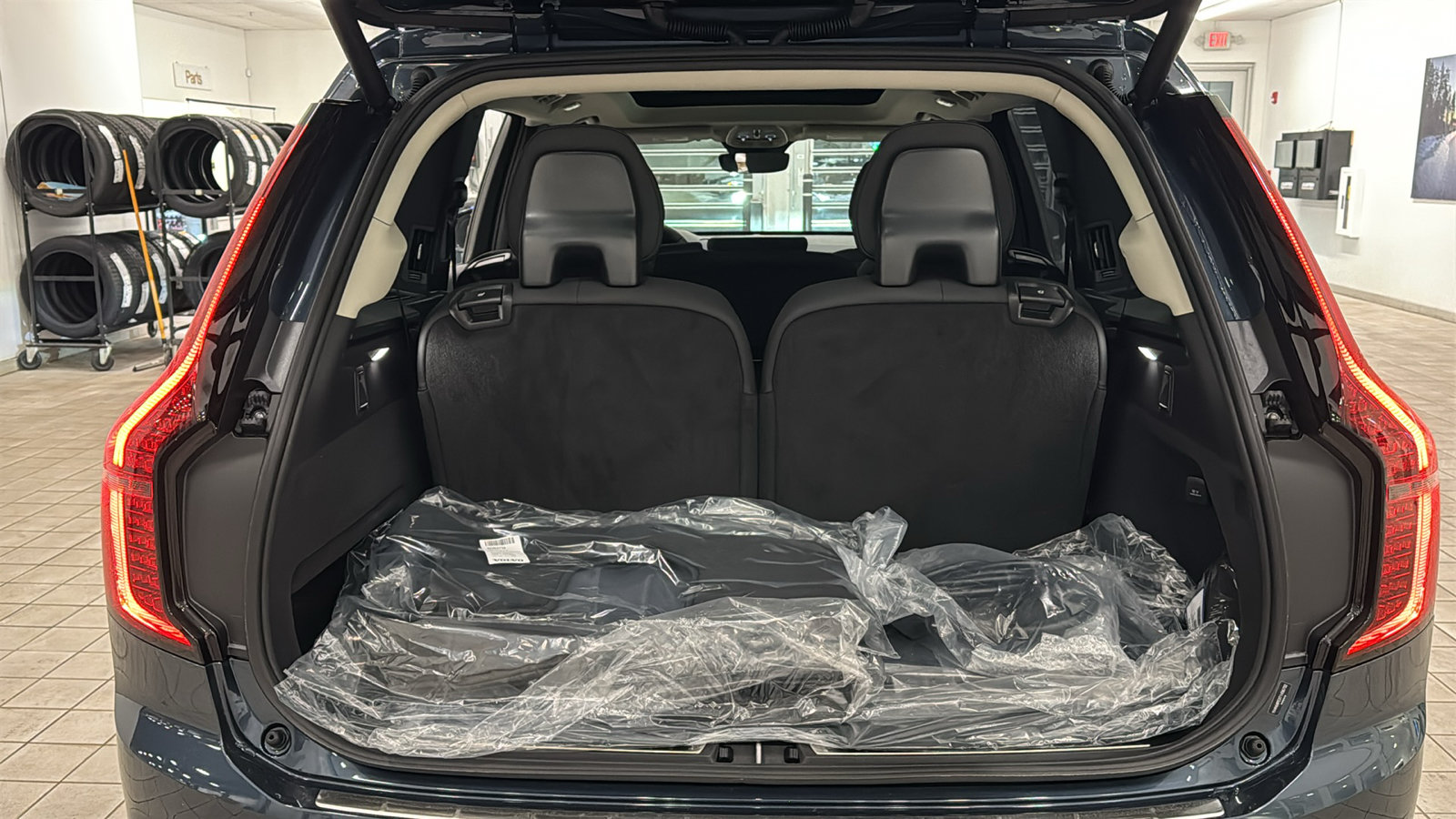 New 2026 Volvo XC90 T8 Plus w/ Protection Package Premier AWD/4WD image 30