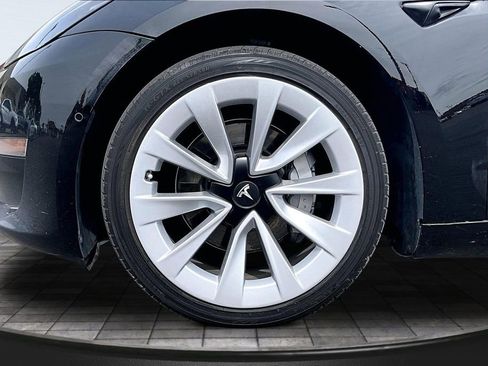Used 2022 Tesla Model 3 Long Range AWD/4WD image 9